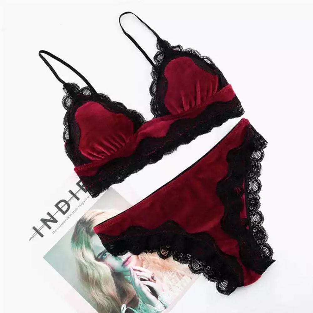 New maroon two piece small set